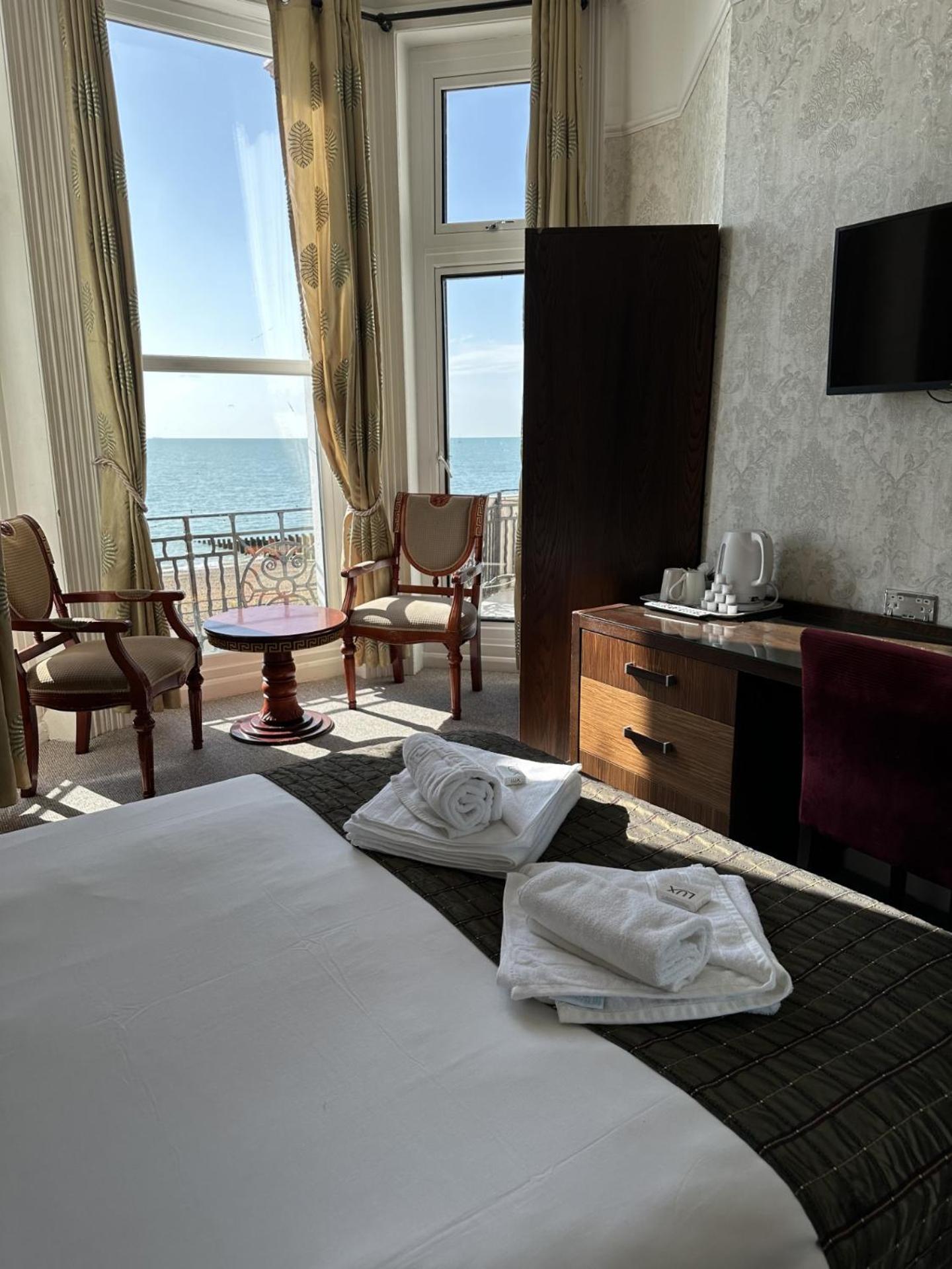 Glastonbury Hotel Eastbourne Bagian luar foto